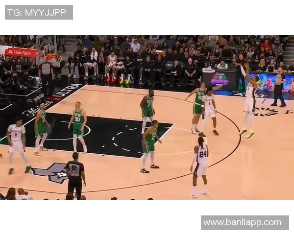 马刺与凯尔特人激战正酣NBA经典对决再度上演球迷期待的巅峰对决